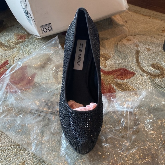 Steve Madden sparkly heels/ built in platform..stunning - Picture 2 of 3